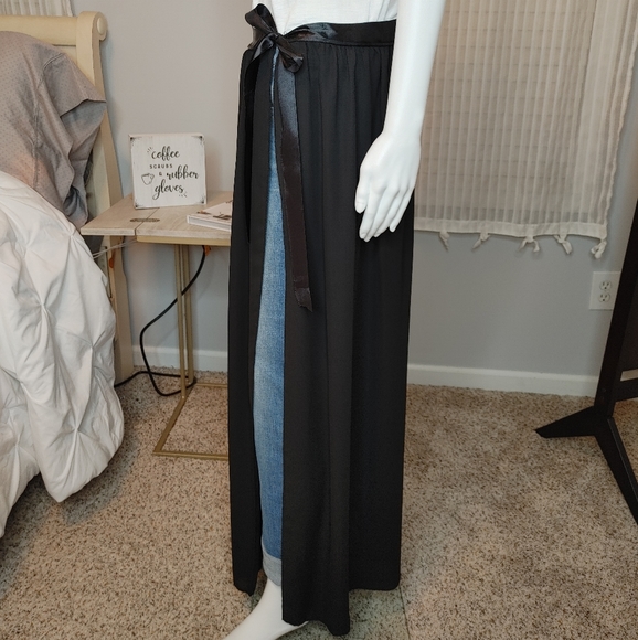 Black Tie Side Maxi Beach Sarong, Black O/S - Picture 8 of 13